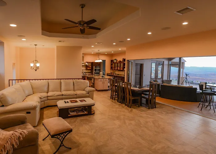 Oasis On The Rim 4*