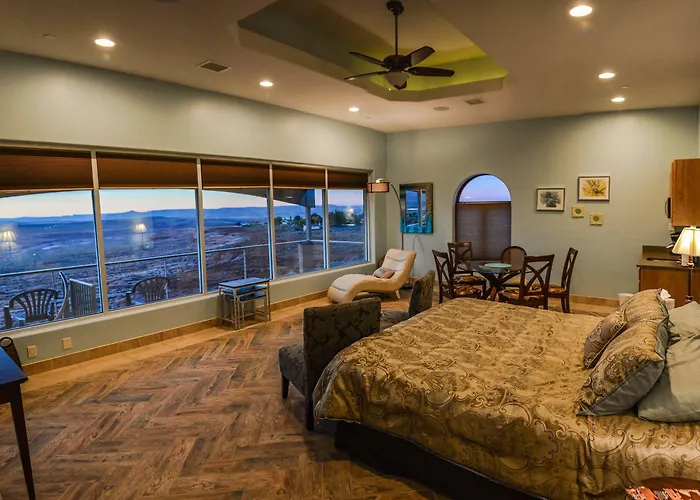 Oasis On The Rim 4*